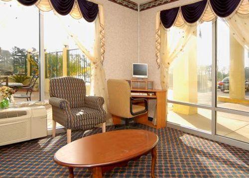 Lodge Econo *